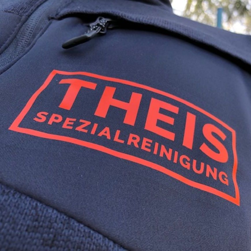 dunkelblauer Ruchsack mit dem Logo von THEIS Spezialreinigung